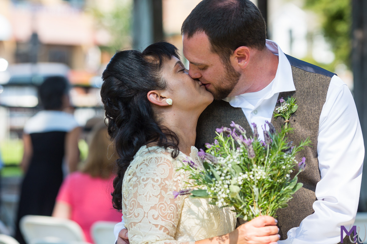 small intimate elopement wedding at courthouse