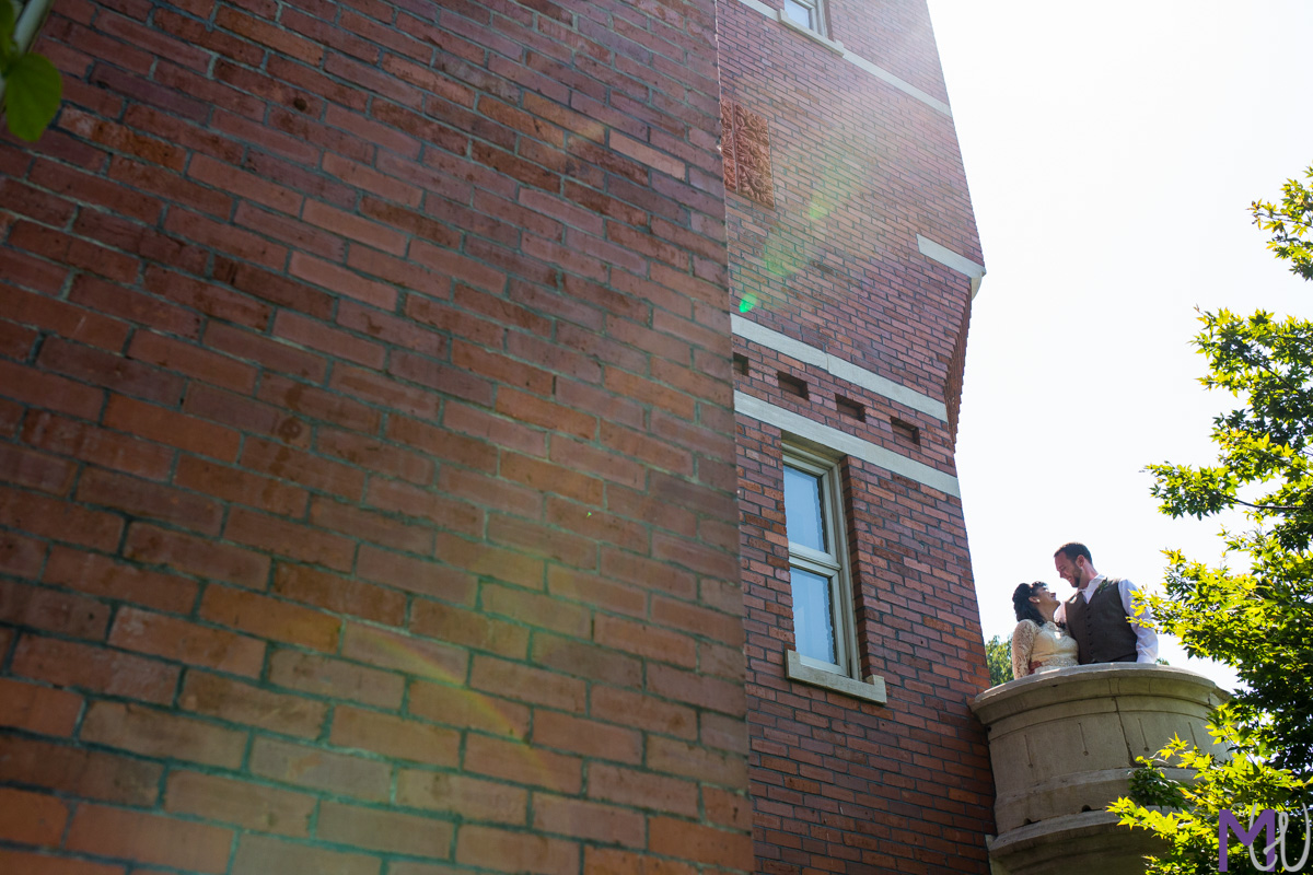 small intimate elopement wedding at courthouse